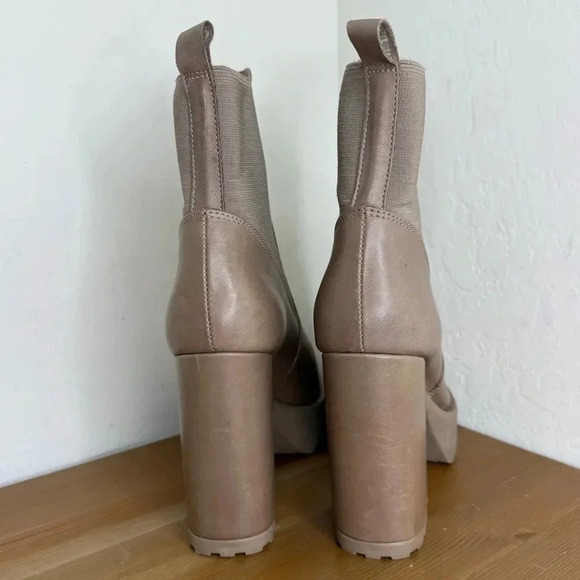 NEW Schutz Leather Heeled Lug Ankle Chelsea Boots - Billie Mocaccino Size 6.5 - Picture 7 of 9